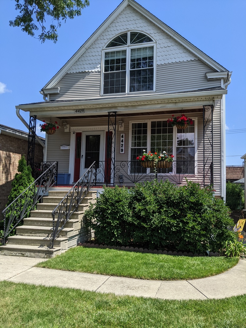 Photo 1 of 27 of 4429 N Keokuk Avenue house