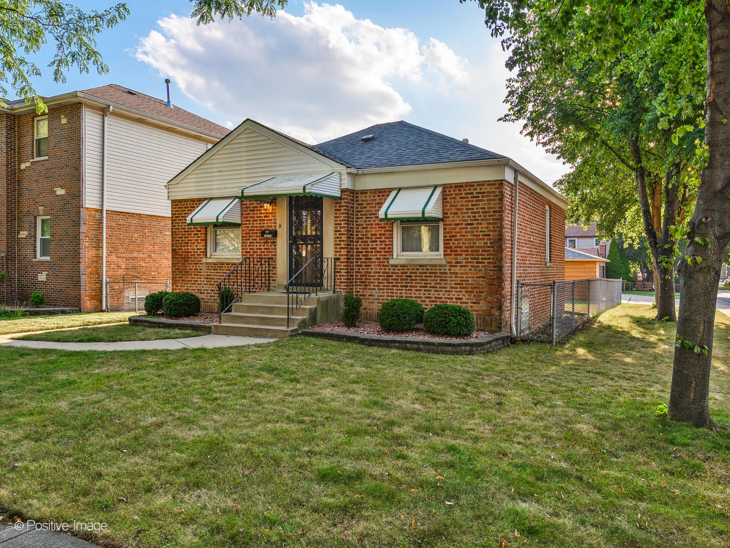 Photo 9 of 22 of 11000 S Springfield Avenue house