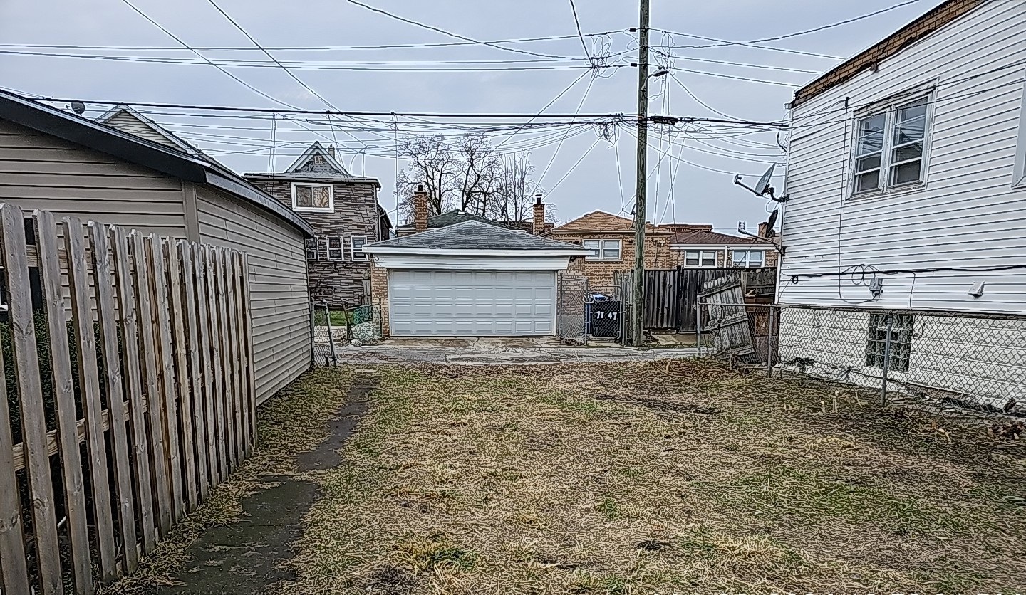 Photo 3 of 39 of 7746 S Drexel Avenue house