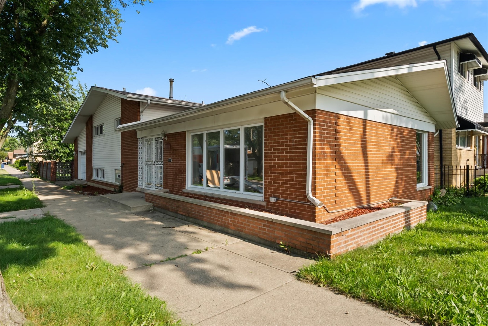 Photo 1 of 16 of 11601 S Laflin Street house