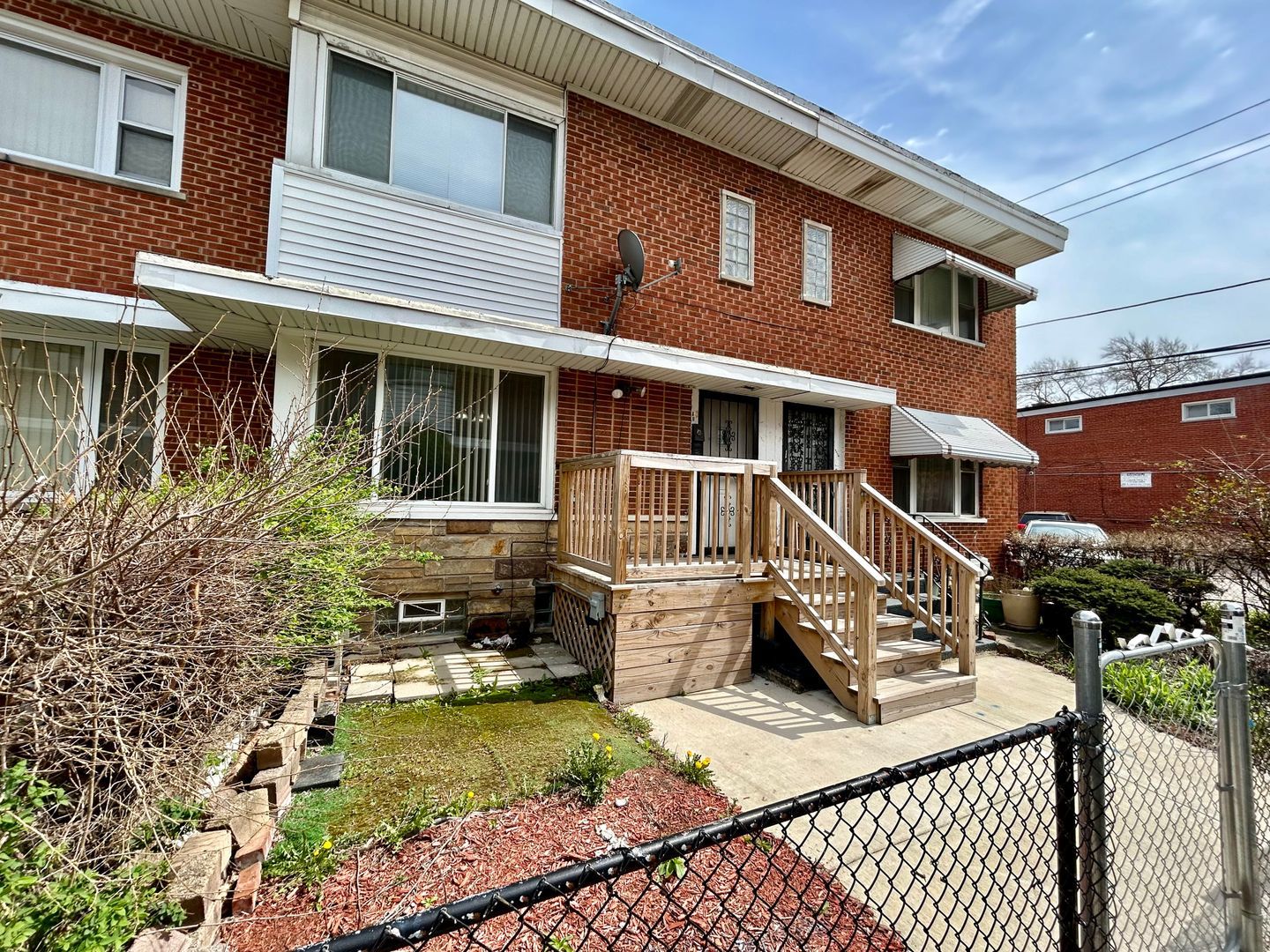 Photo 6 of 10 of 5007 W Gladys Avenue D townhome