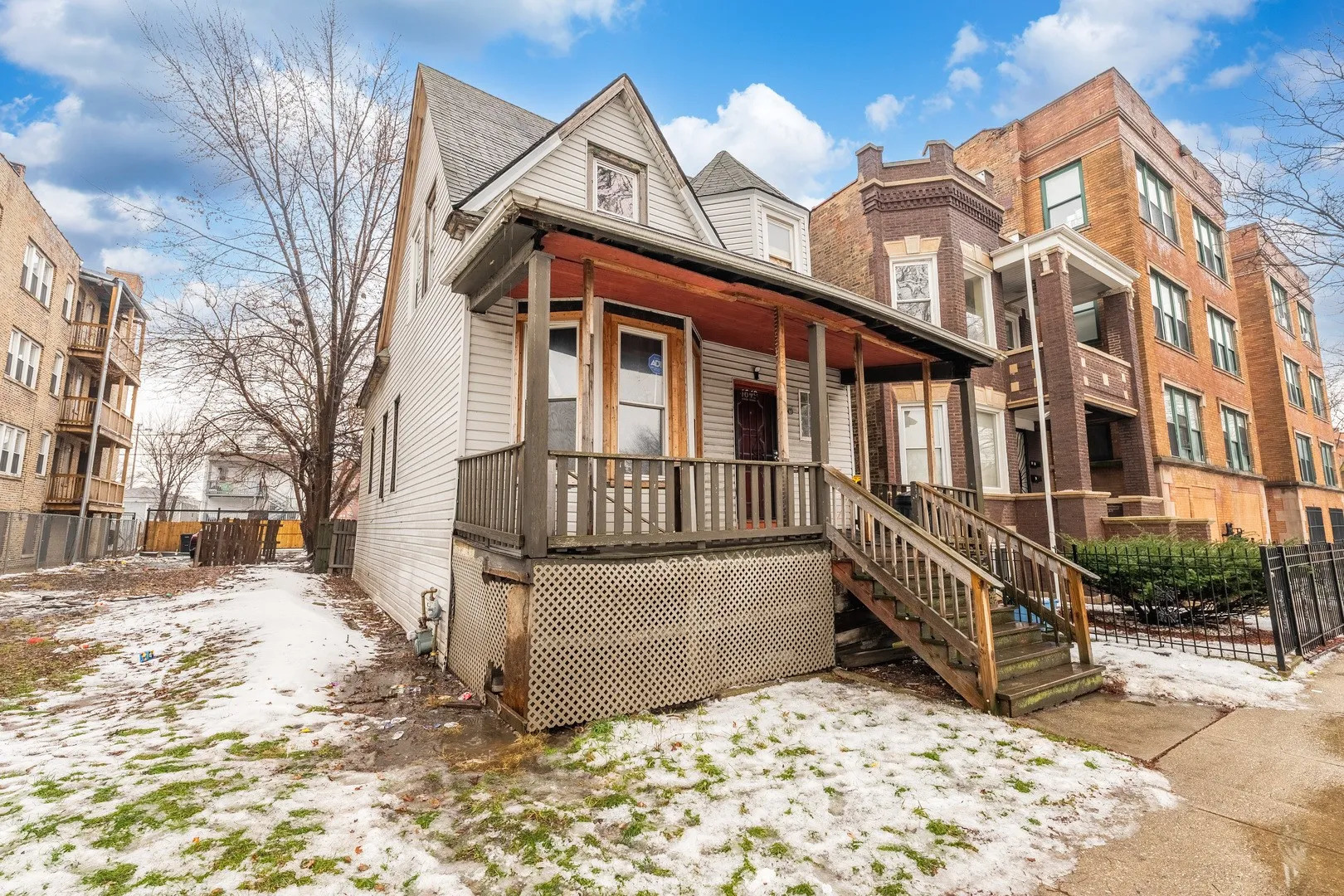 Photo 2 of 15 of 4649 W Jackson Boulevard house