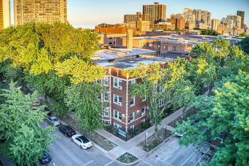 Photo 1 of 19 of 6035 N Winthrop Avenue 2 condo