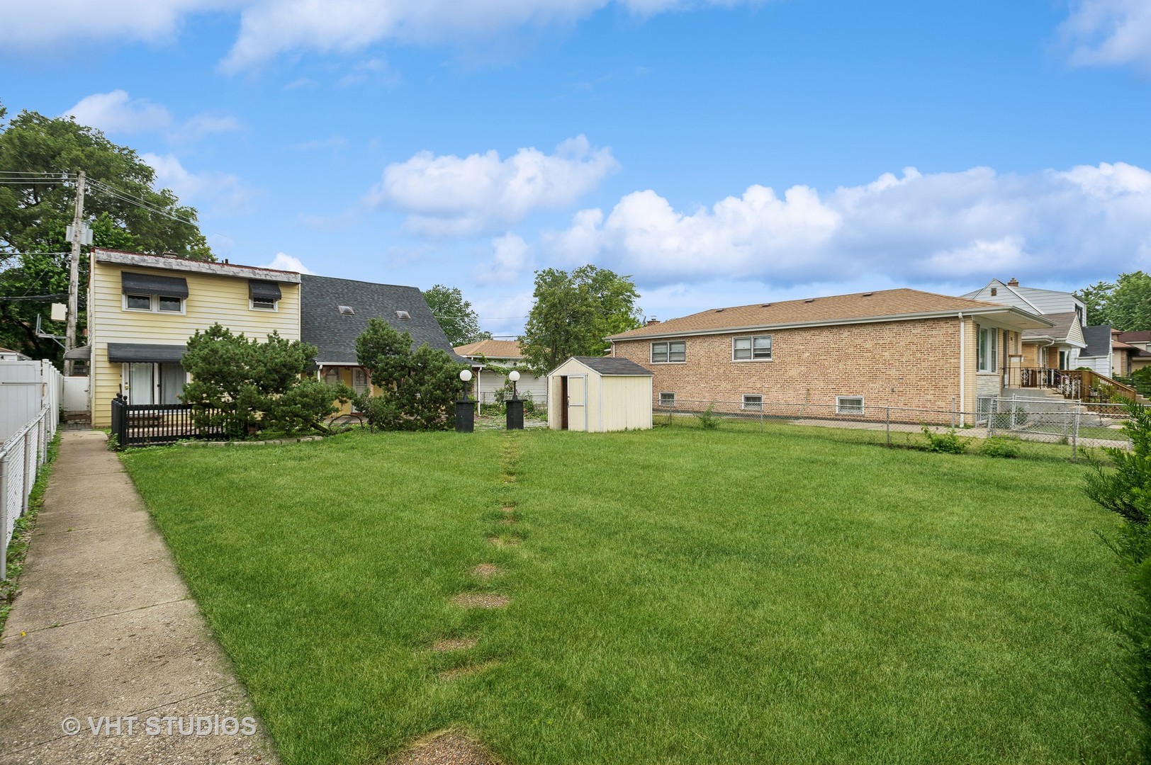 Photo 2 of 5 of 3230 N Oconto Avenue house