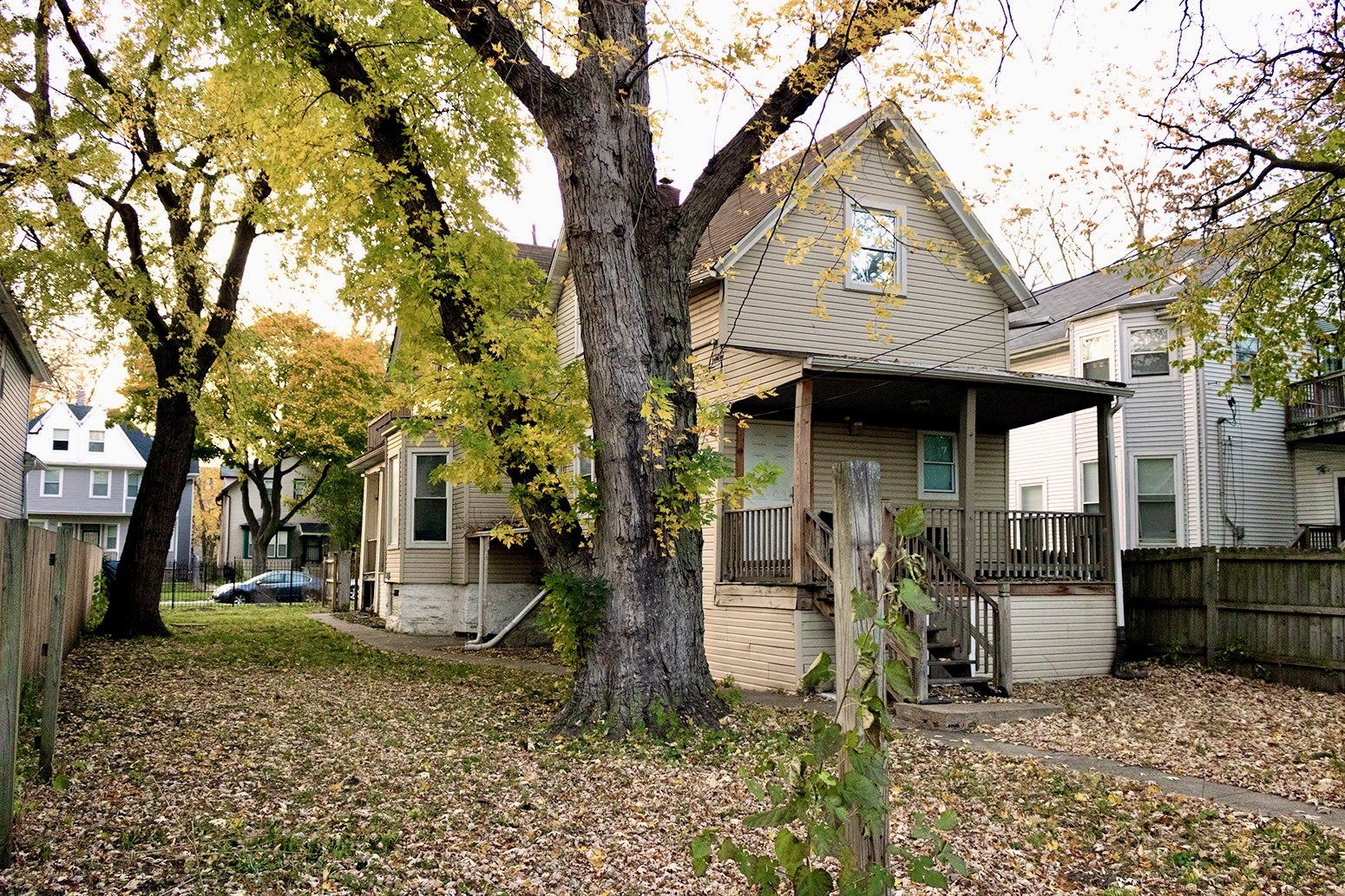 Photo 3 of 18 of 747 N Pine Avenue house