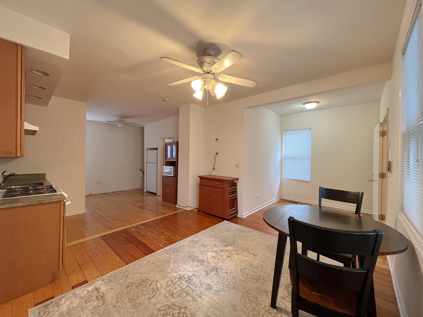 Photo 5 of 12 of 2442 N Ashland Avenue CH condo