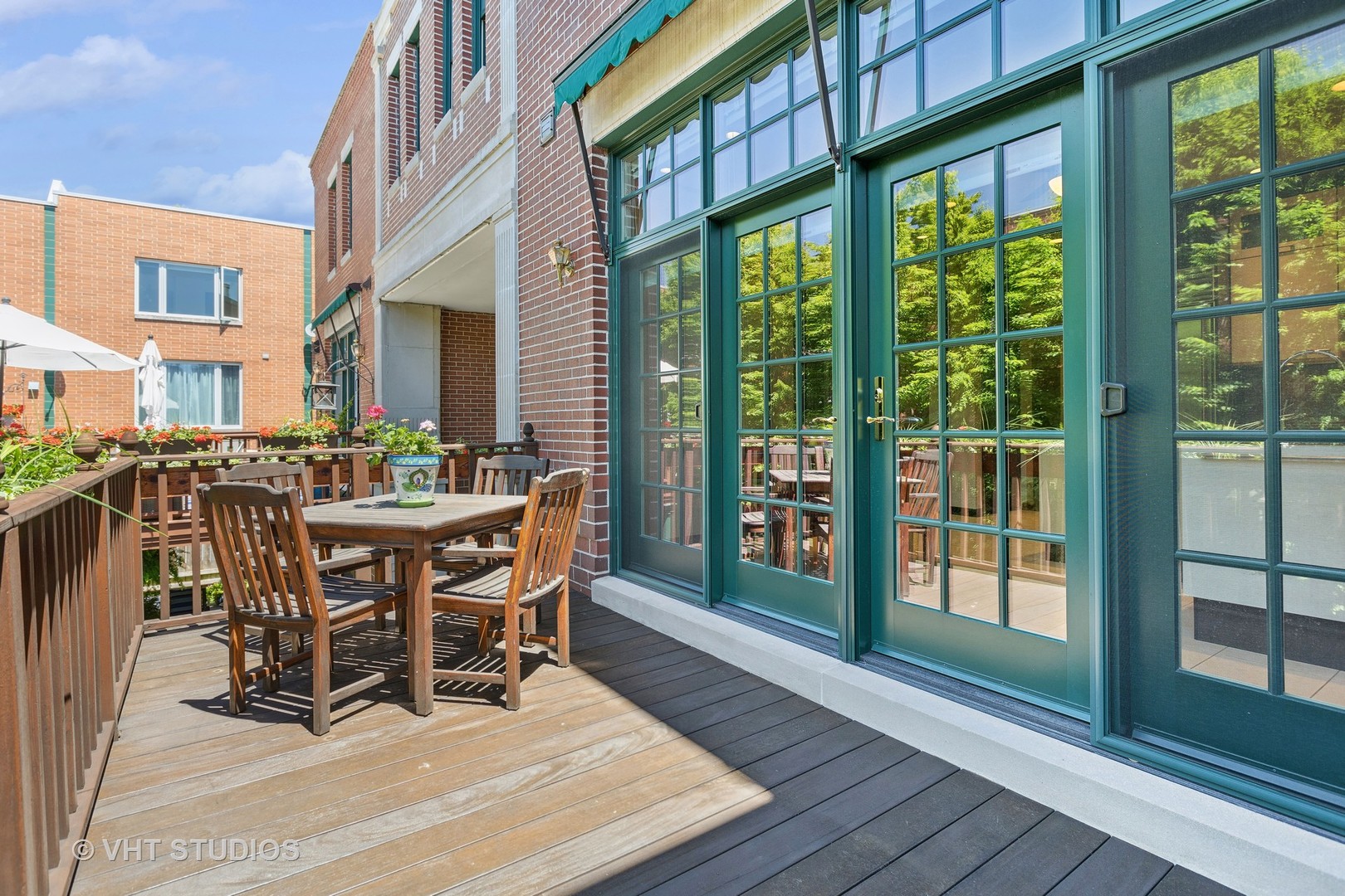 Photo 10 of 44 of 2652 N Southport Avenue B townhome