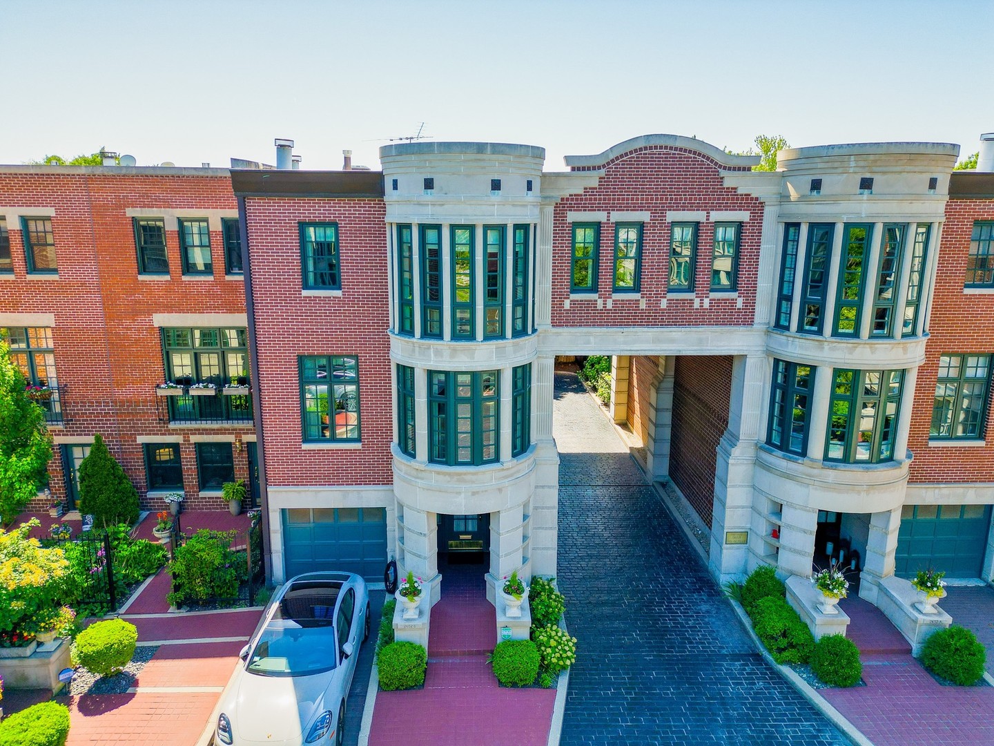 Photo 42 of 44 of 2652 N Southport Avenue B townhome