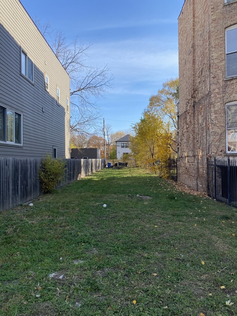 Photo 1 of 5 of 6545 S Woodlawn Avenue land