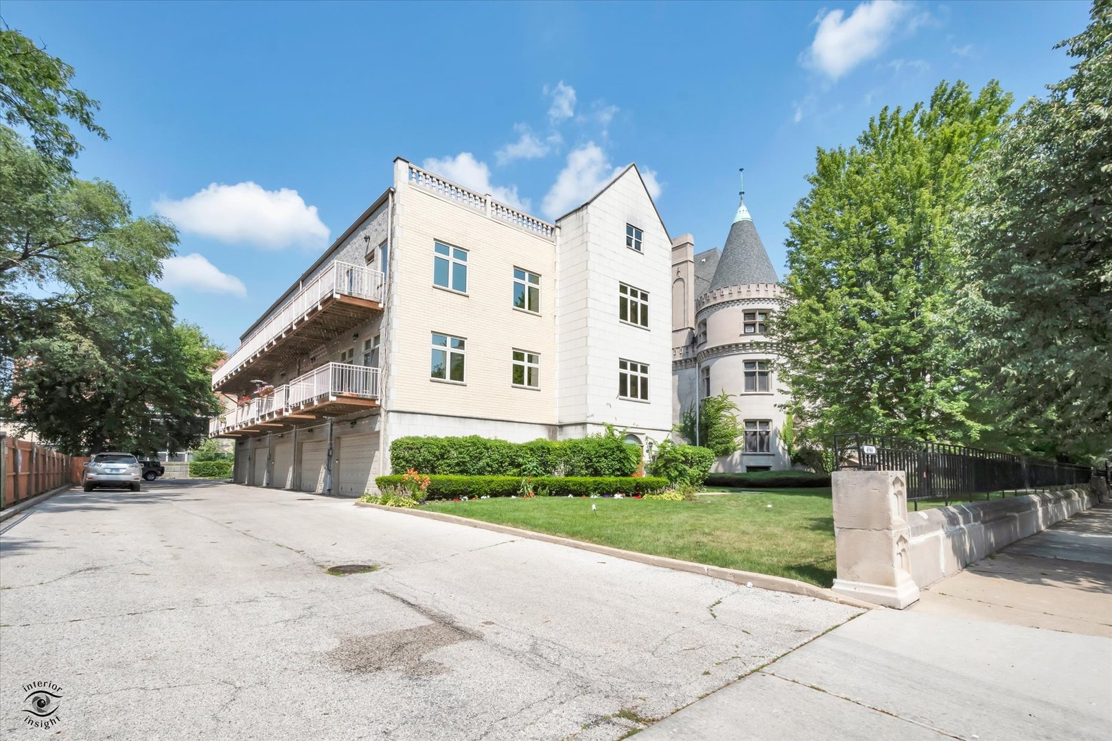 Photo 29 of 29 of 4946 S Drexel Boulevard E townhome