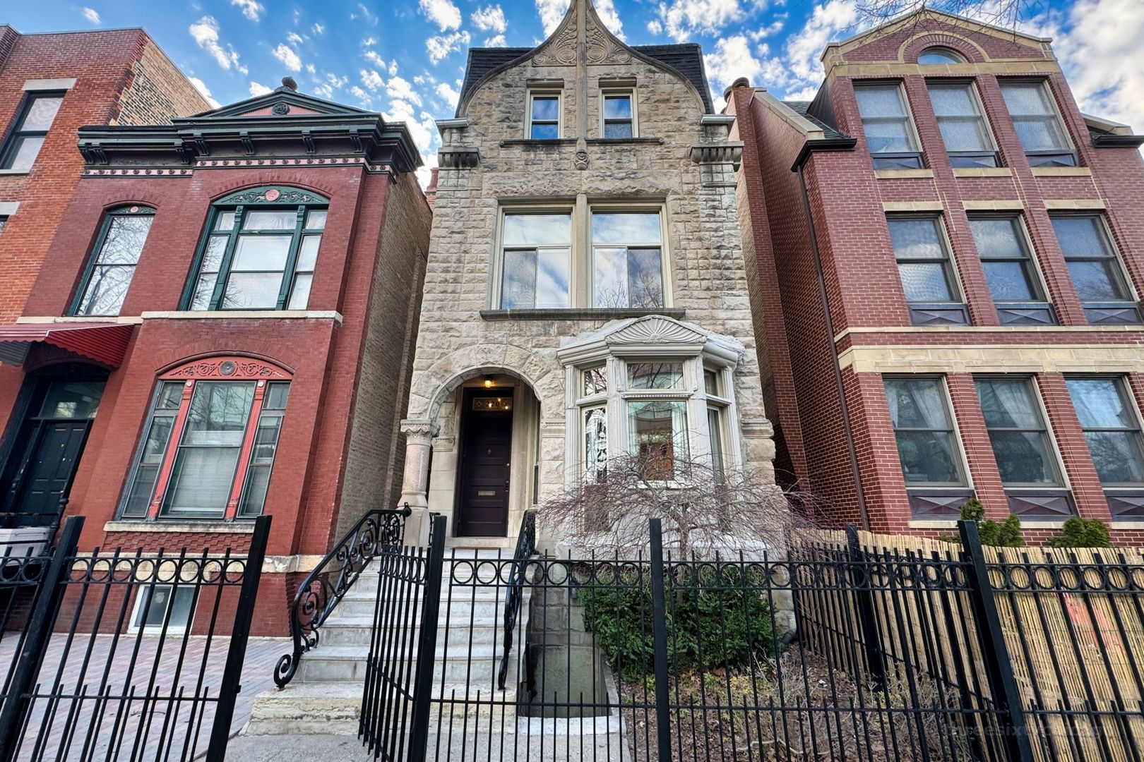 Photo 60 of 65 of 220 S Laflin Street house