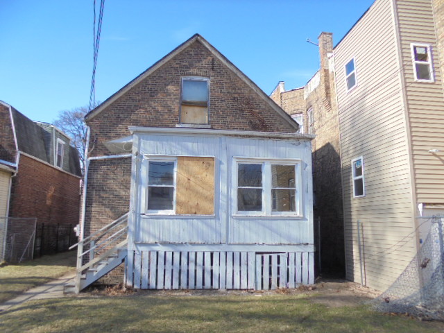 Photo 2 of 13 of 7605 S Champlain Avenue house