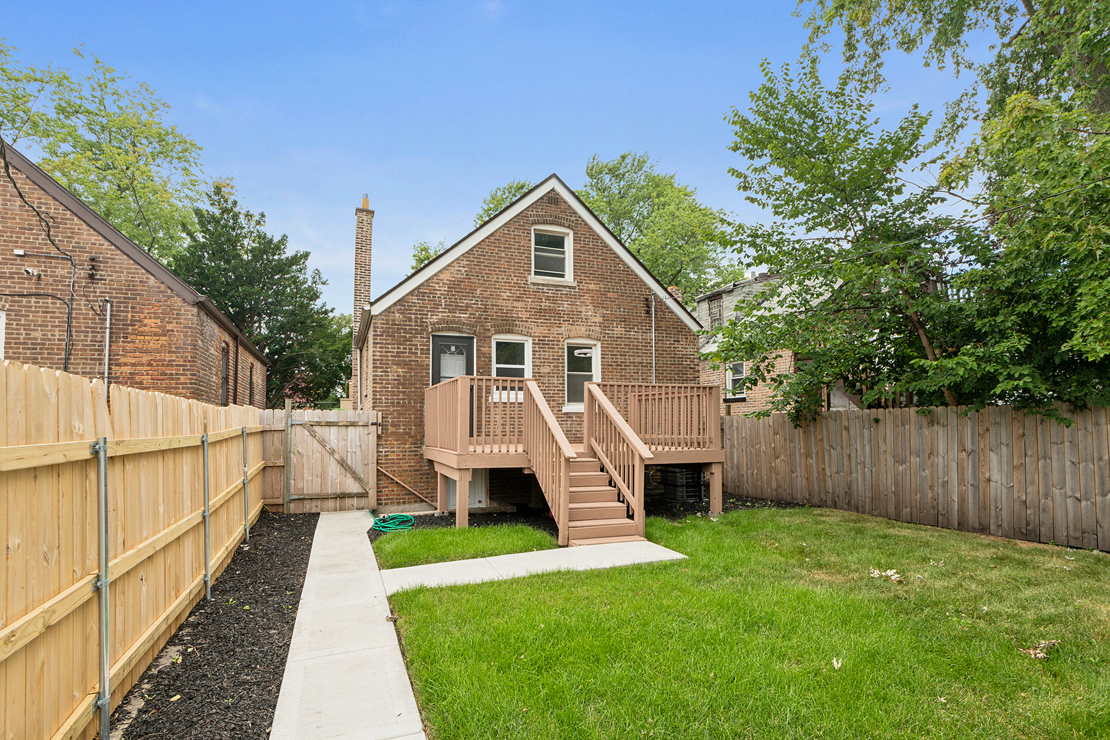 Photo 16 of 19 of 9129 S Clyde Avenue house