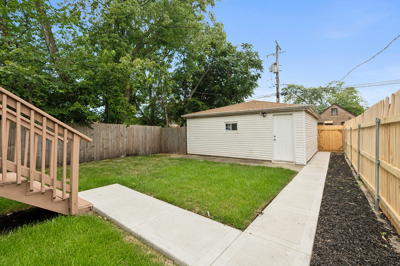 Photo 18 of 19 of 9129 S Clyde Avenue house