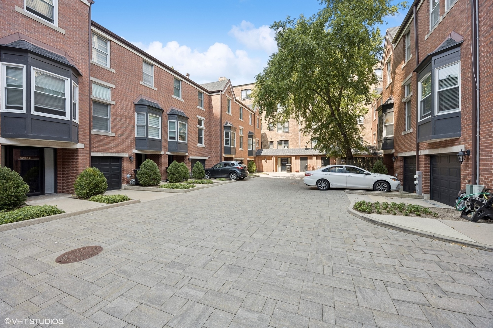 Photo 15 of 20 of 5230 S Cornell Avenue A townhome