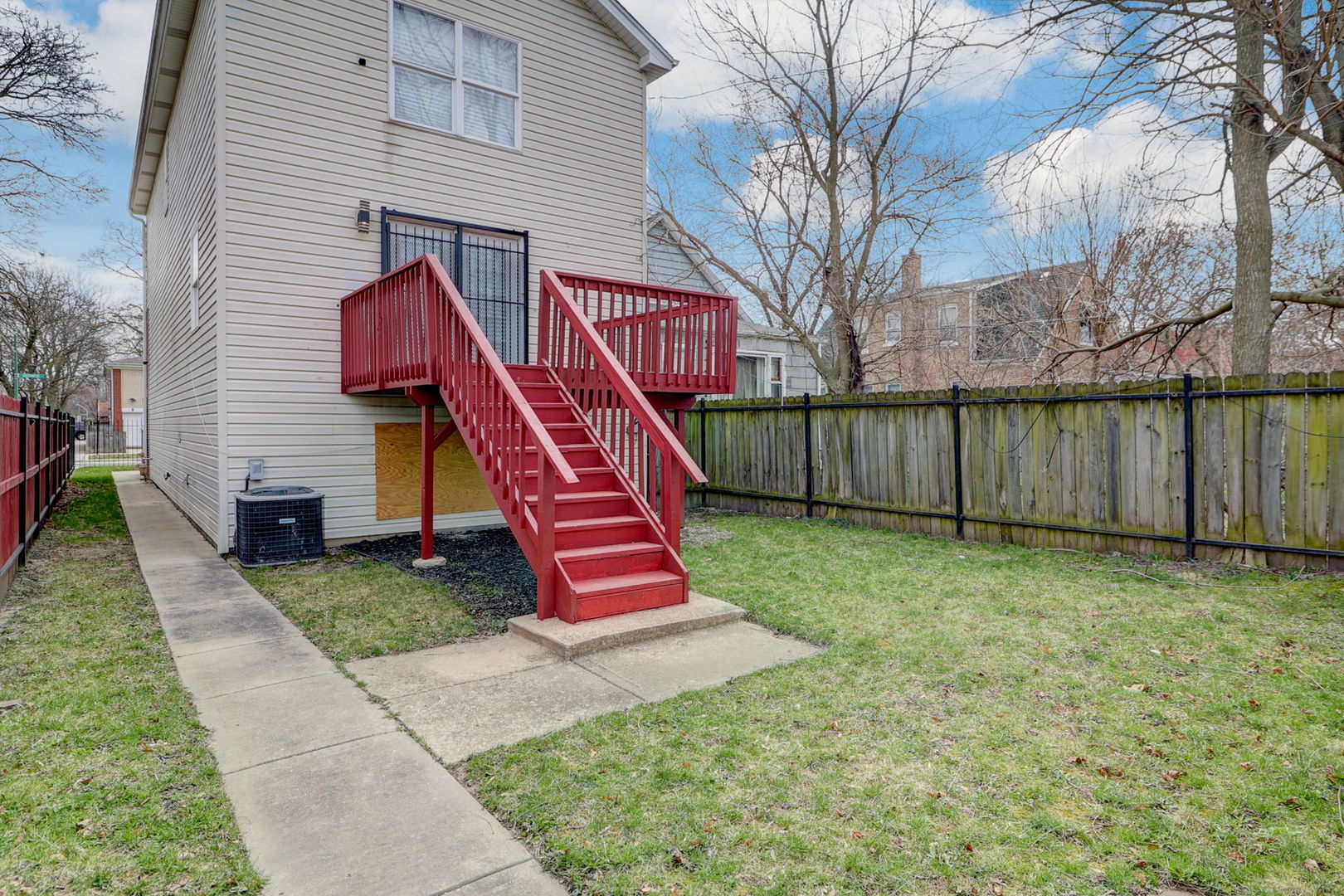 Photo 31 of 32 of 9200 S Greenwood Avenue house