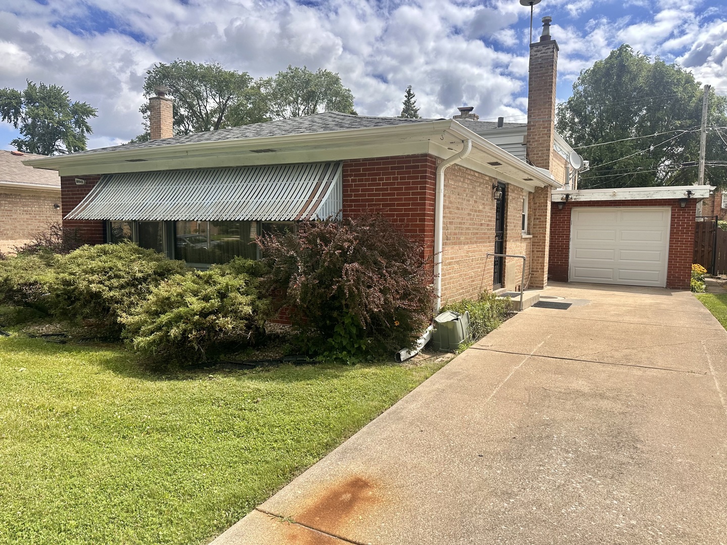 Photo 1 of 15 of 10945 S Lowe Avenue house