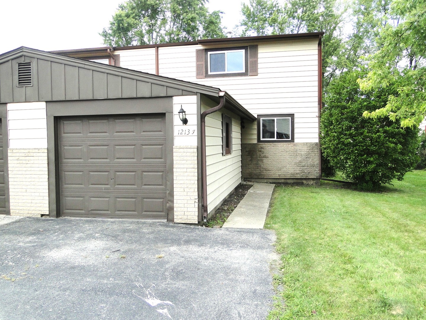 Photo 1 of 11 of 1213 Cedarwood Drive F townhome