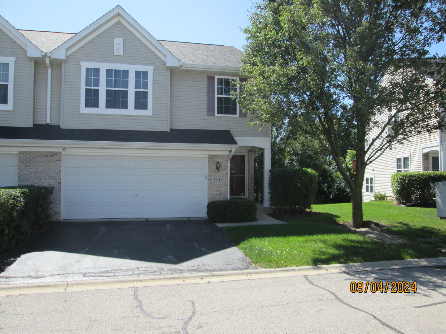 Photo 1 of 11 of 1337 Acorn Drive 1337 townhome