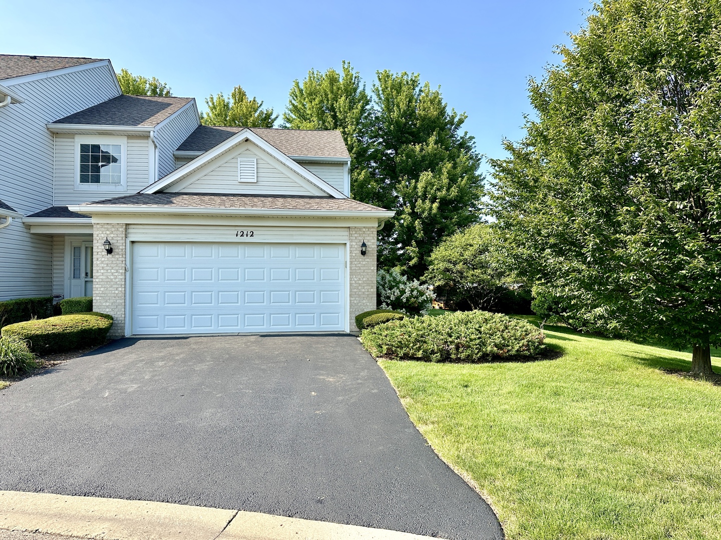 Photo 1 of 18 of 1212 Hillsborough Court townhome