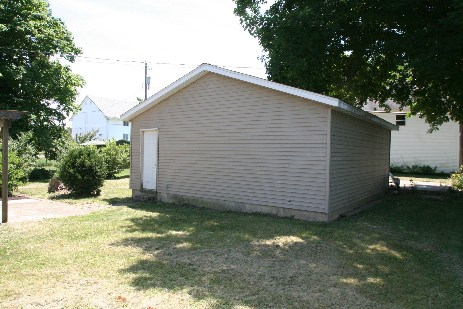 Photo 18 of 21 of 111 W North Street house