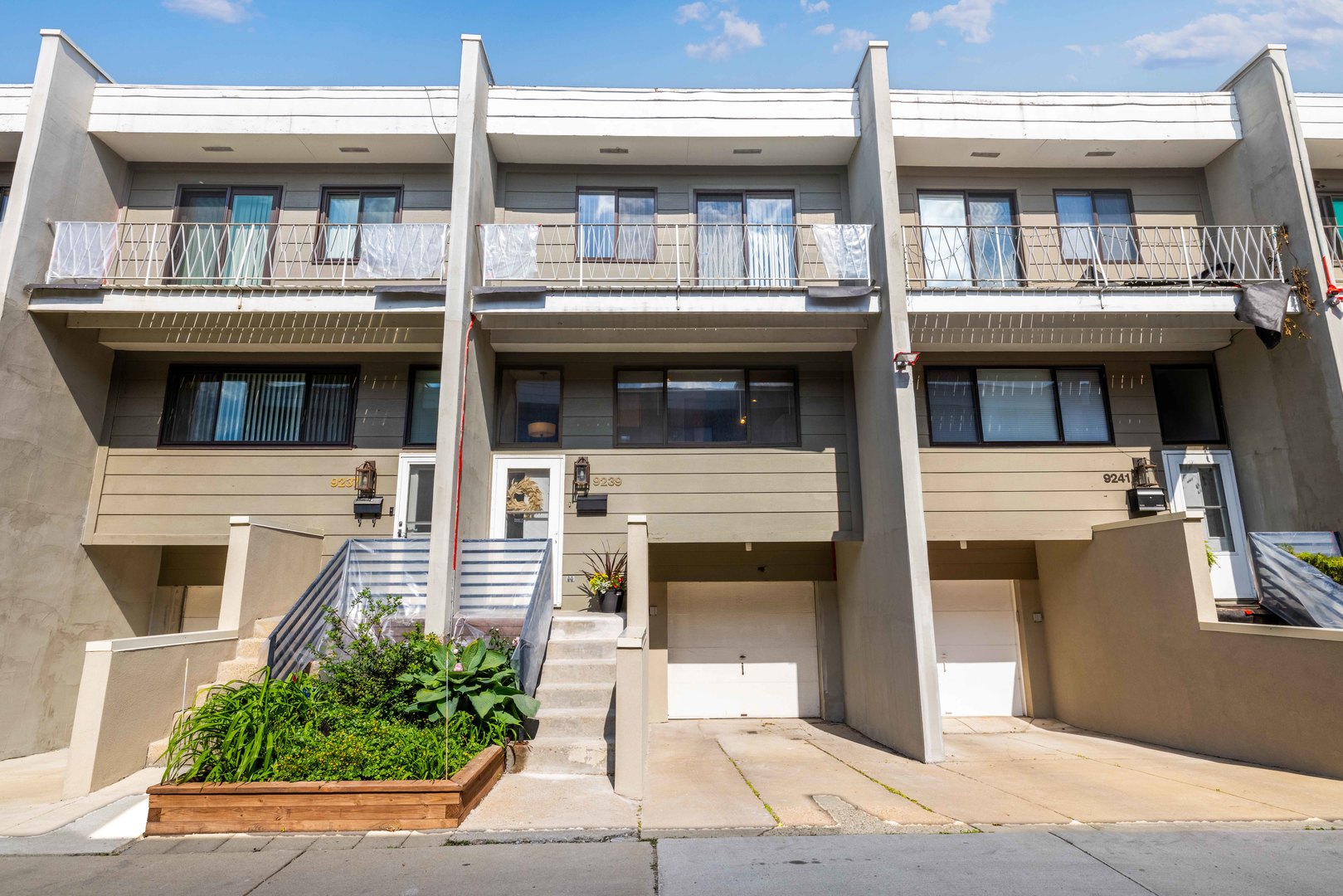 Photo 1 of 16 of 9239 W Ballard Road townhome