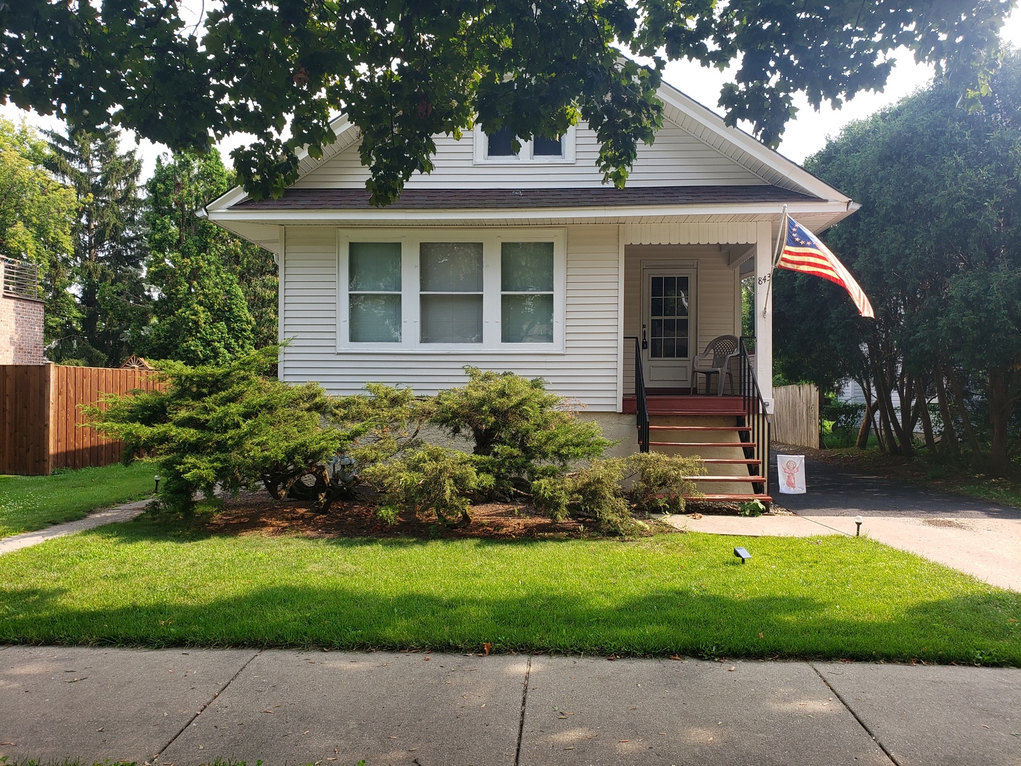 Photo 4 of 25 of 843 Walter Avenue house