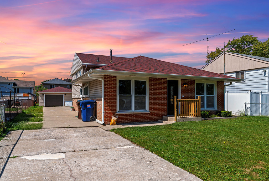 Photo 1 of 36 of 14510 Cooper Avenue house