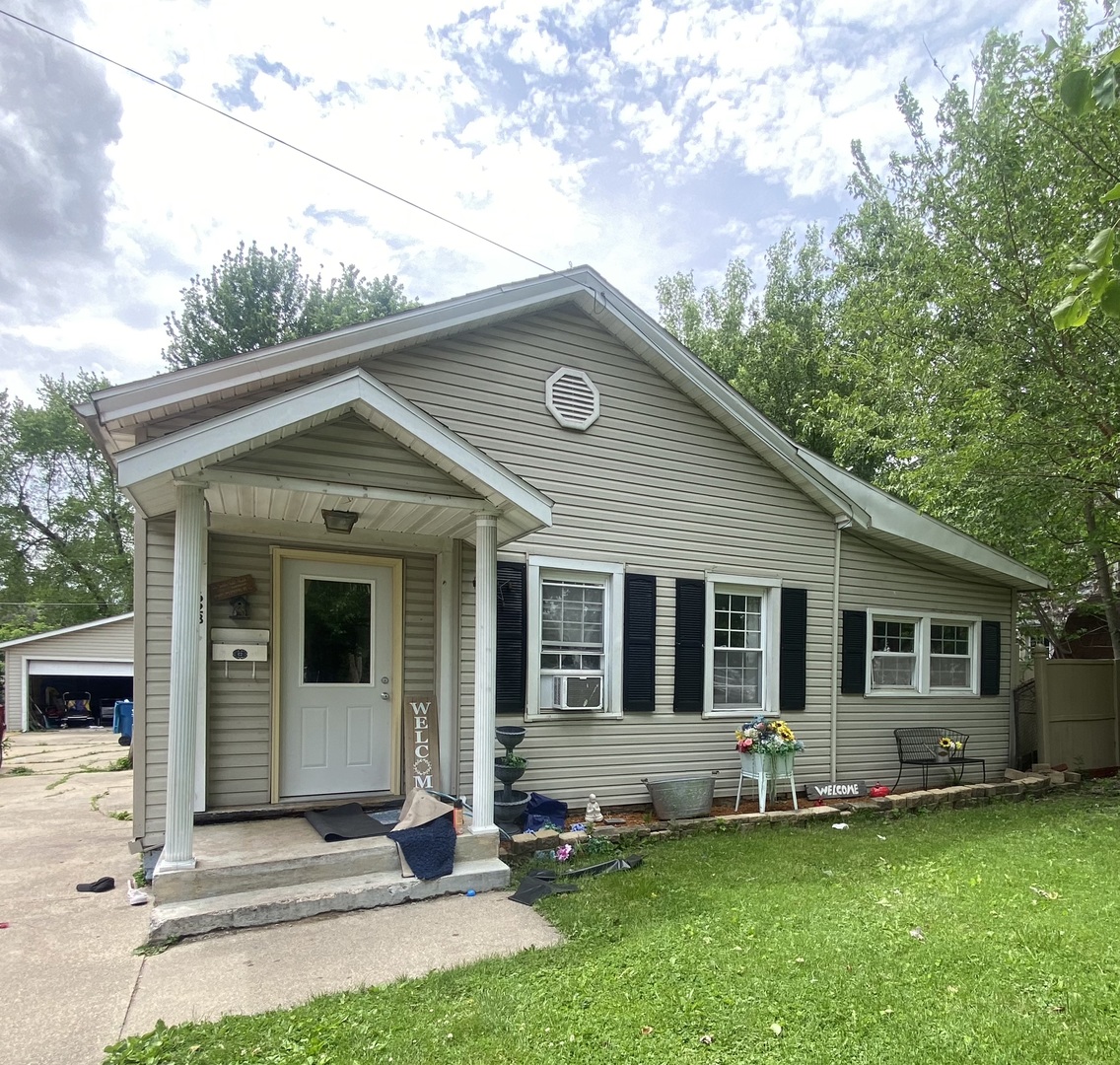 Photo 1 of 6 of 623 N Ottawa Avenue house