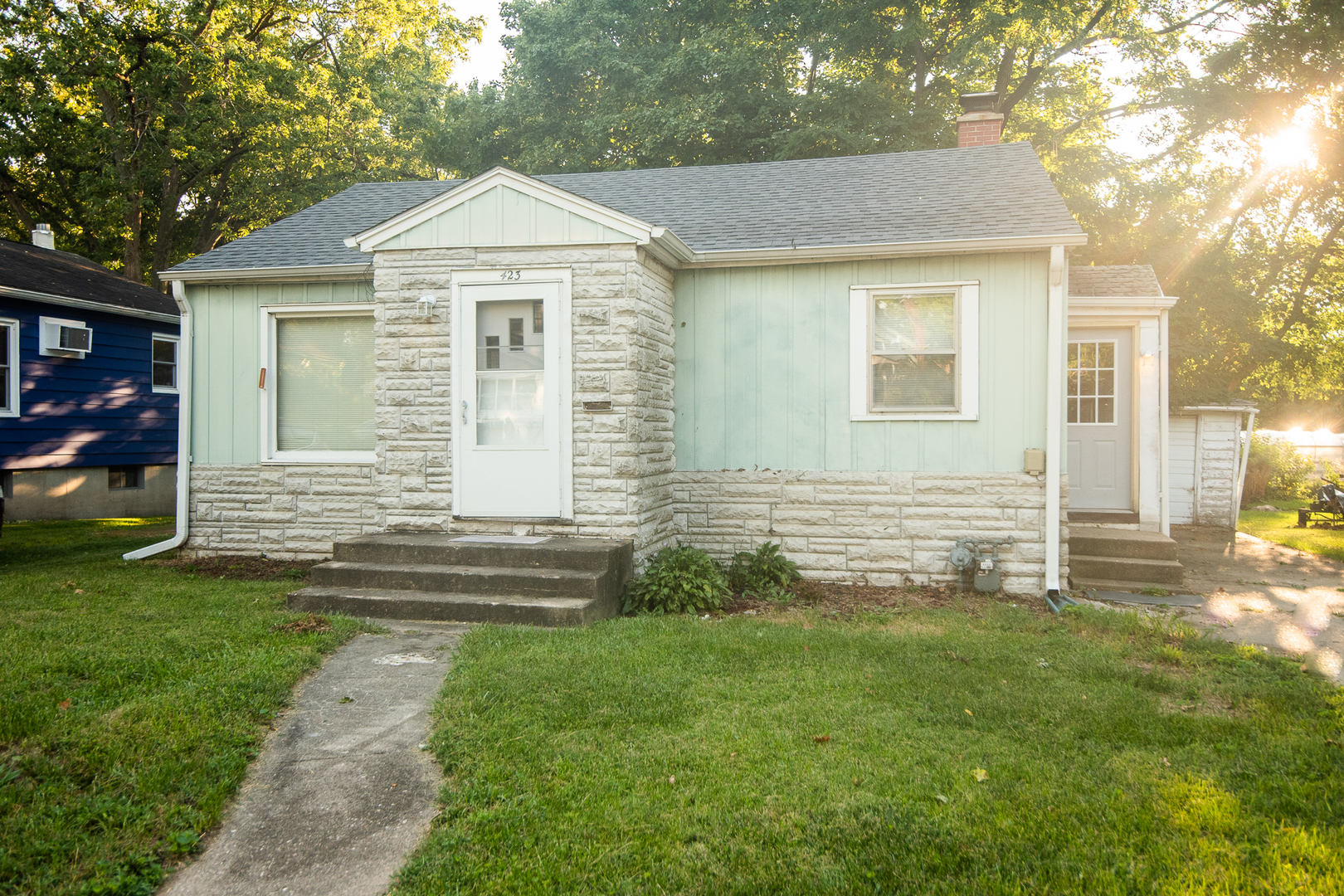 Photo 15 of 15 of 423 Van Buren Avenue house