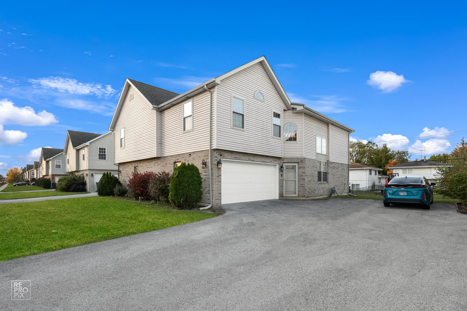 Photo 1 of 10 of 15442 Greenwood Road townhome