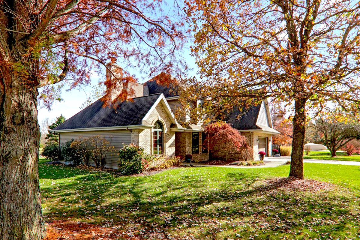 Photo 5 of 97 of 20379 Cedar Avenue house