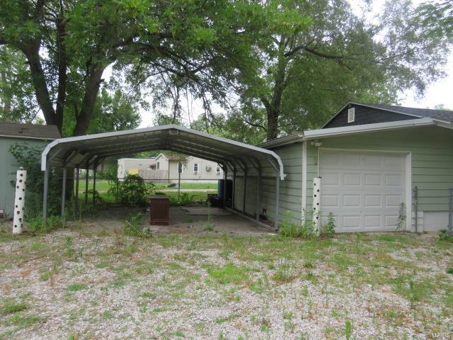 Photo 2 of 8 of 334 S Pence Street house