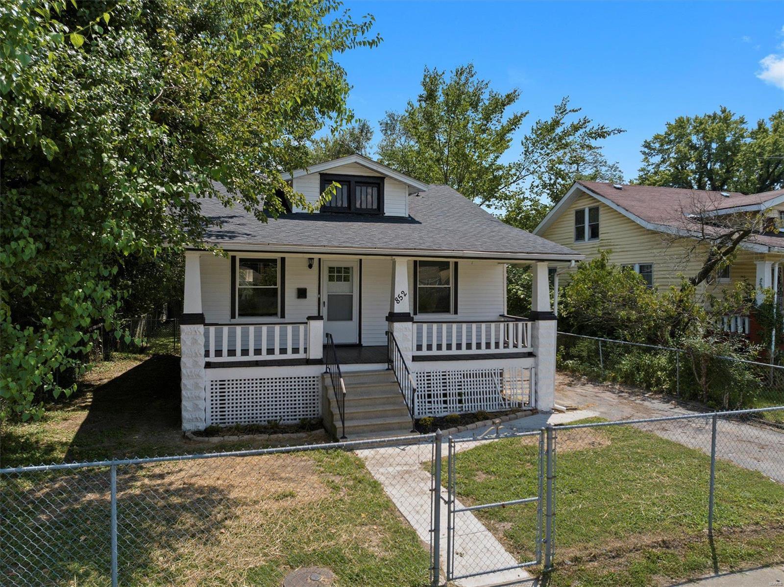 Photo 2 of 18 of 852 N 75th Street house