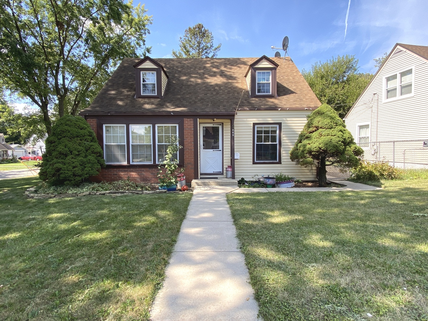 Photo 1 of 36 of 466 S Alfred Avenue house