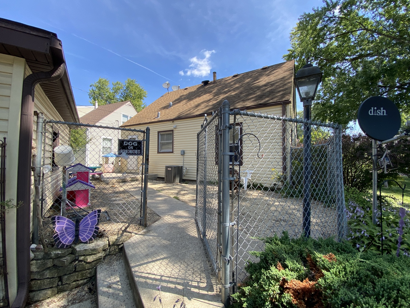 Photo 6 of 36 of 466 S Alfred Avenue house