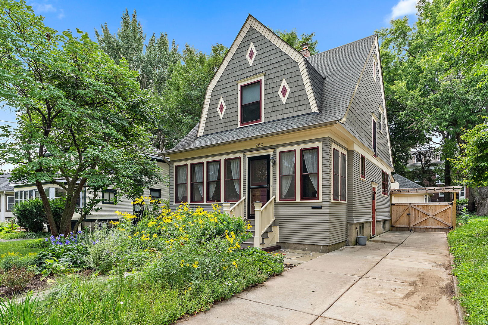 Photo 2 of 22 of 282 Hamilton Avenue house