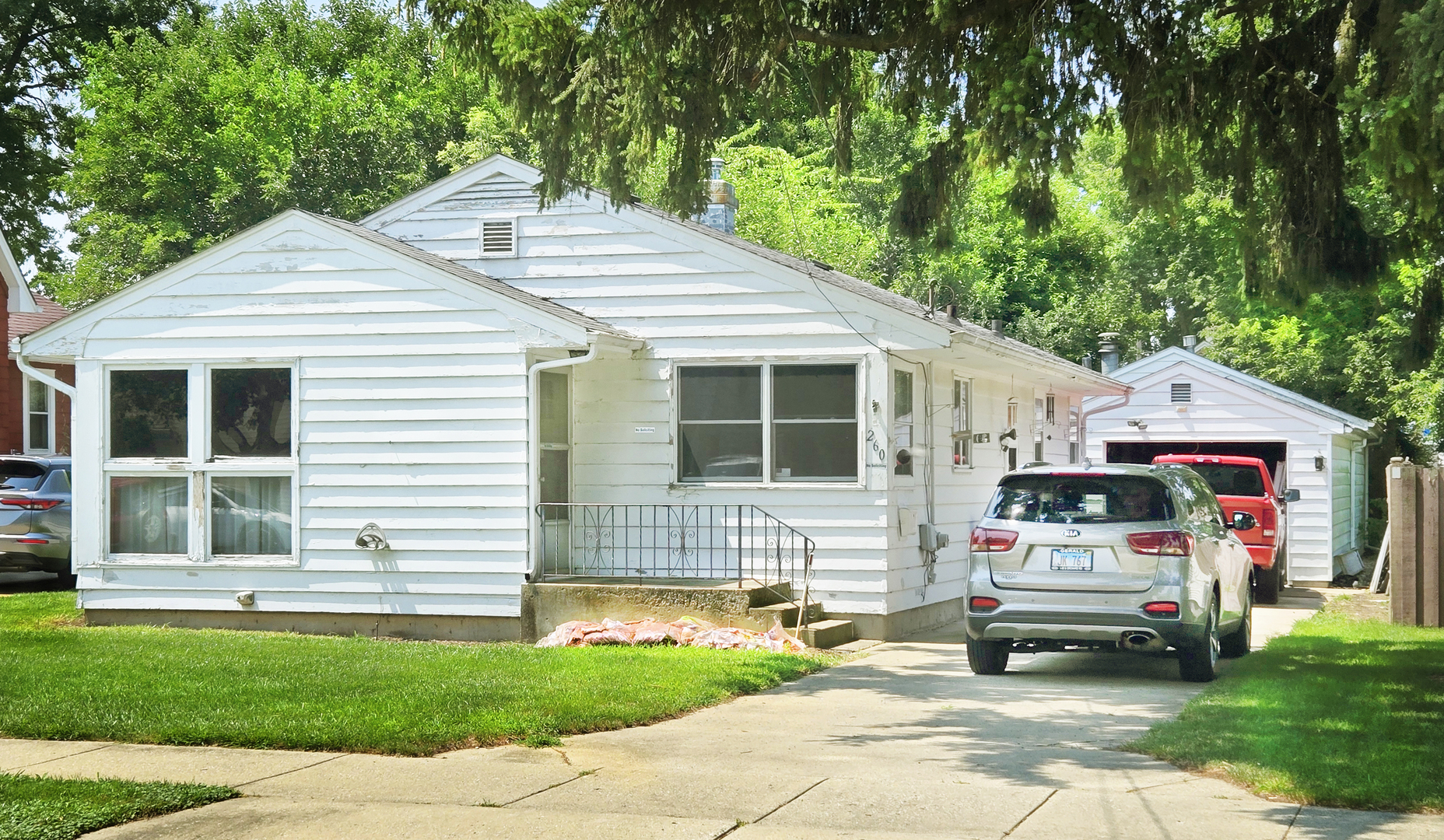 Photo 1 of 39 of 260 S Clifton Avenue house