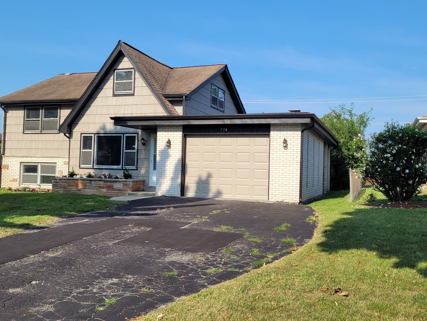 Photo 1 of 25 of 734 N Van Auken Street house