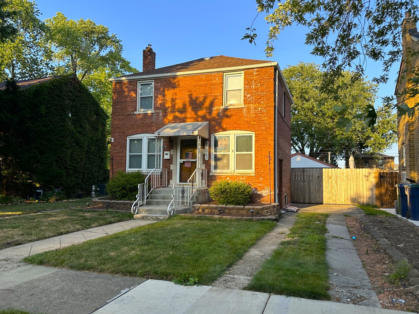 Photo 1 of 23 of 9325 S Sacramento Avenue house