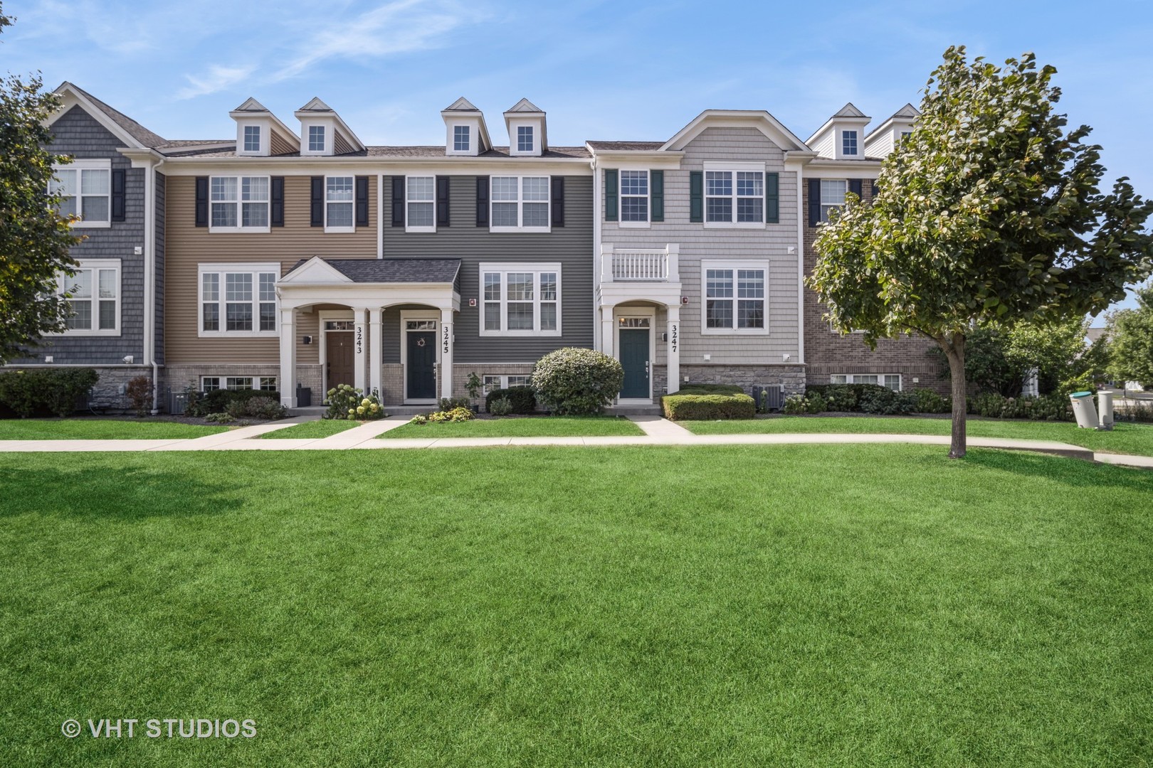 Photo 1 of 16 of 3247 Coral Lane townhome