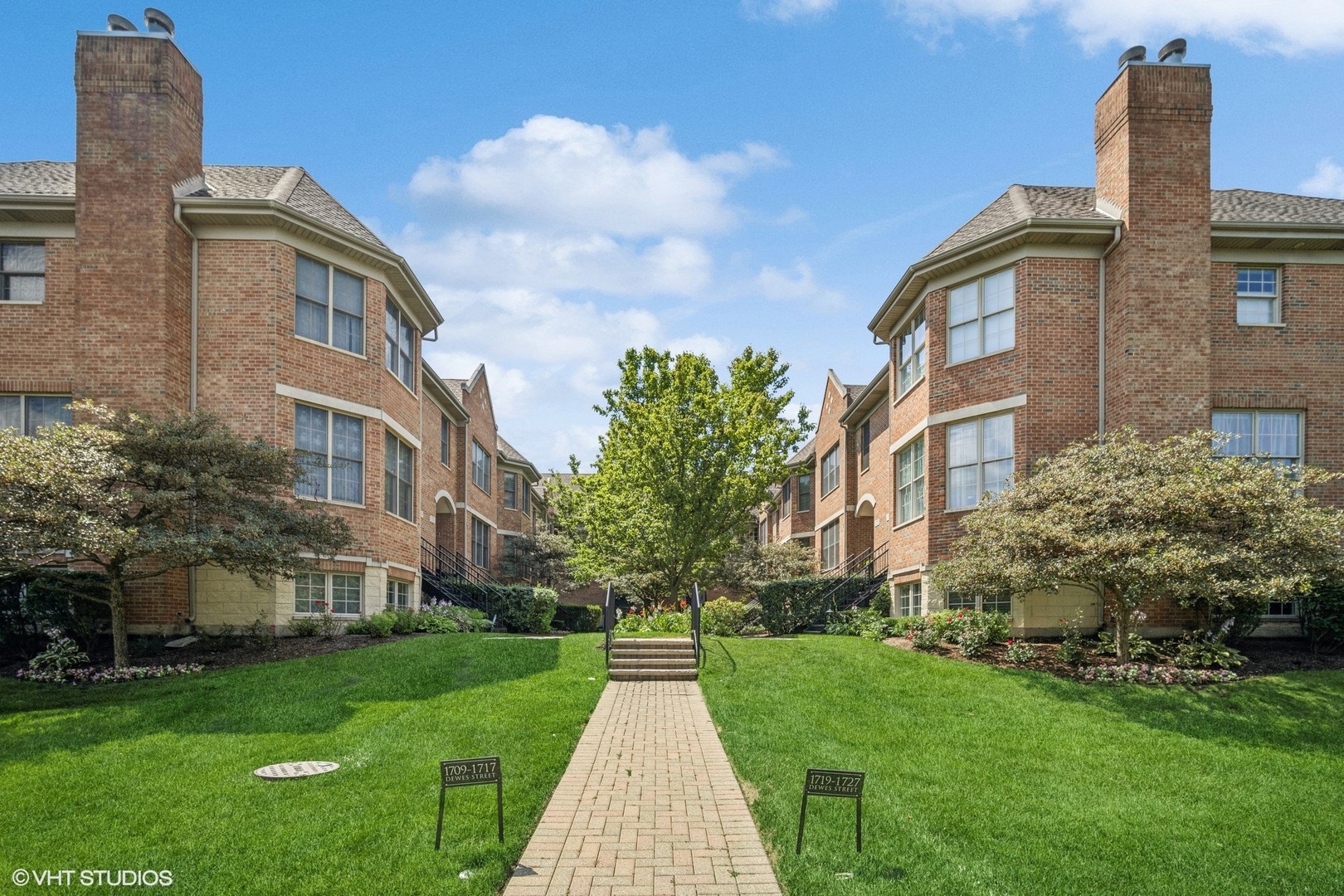 Photo 1 of 28 of 1717 DEWES Street townhome