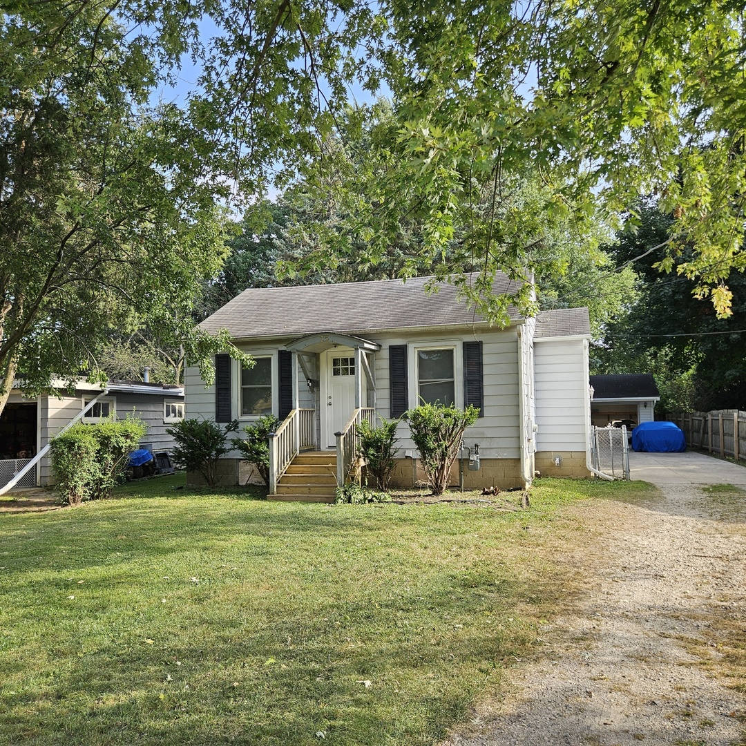 Photo 1 of 23 of 25 Harvey Avenue house