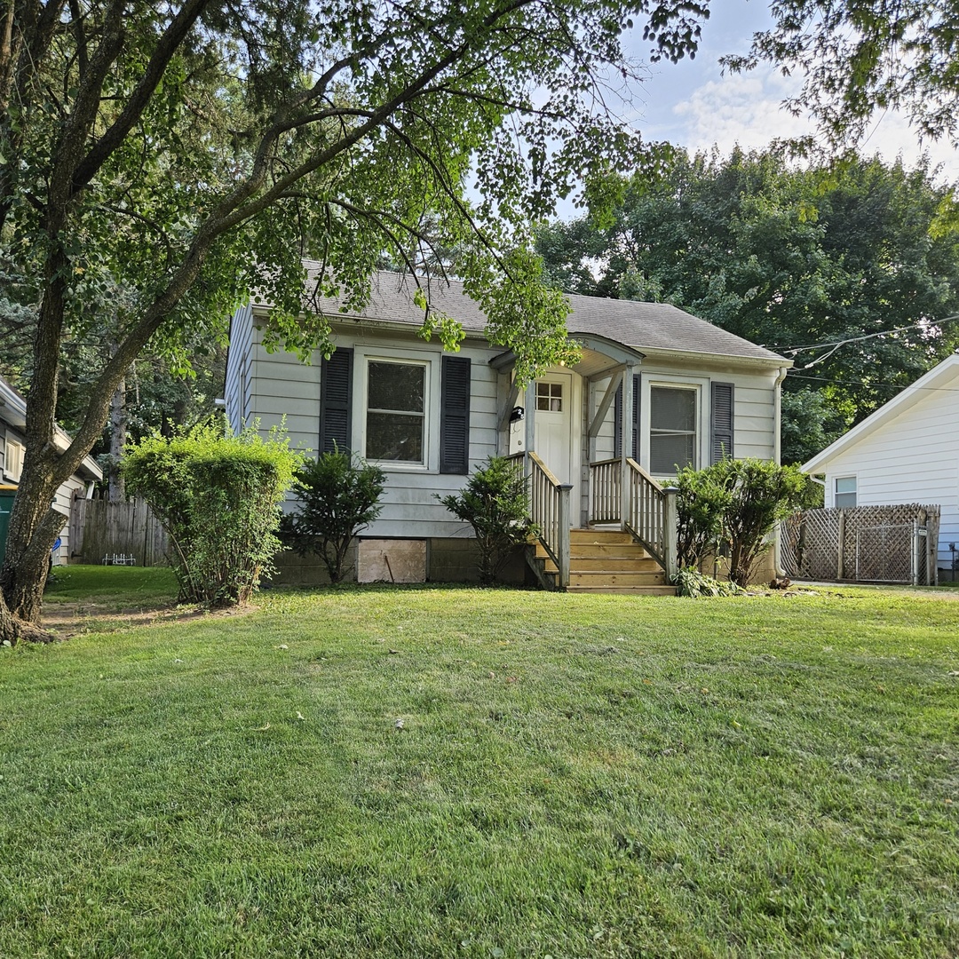 Photo 2 of 23 of 25 Harvey Avenue house