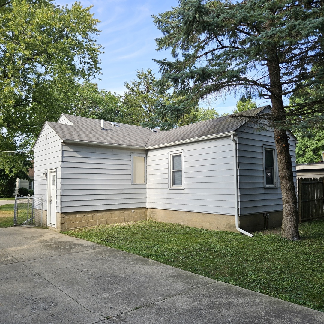 Photo 4 of 23 of 25 Harvey Avenue house