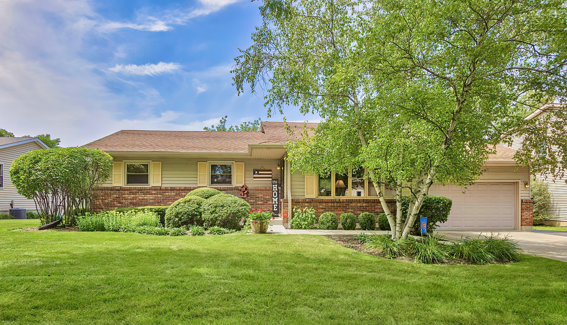 Photo 1 of 27 of 1218 Waveland Avenue house