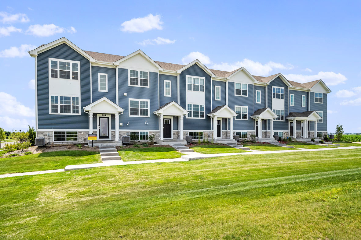 Photo 2 of 33 of 991 Briar Glen Court townhome