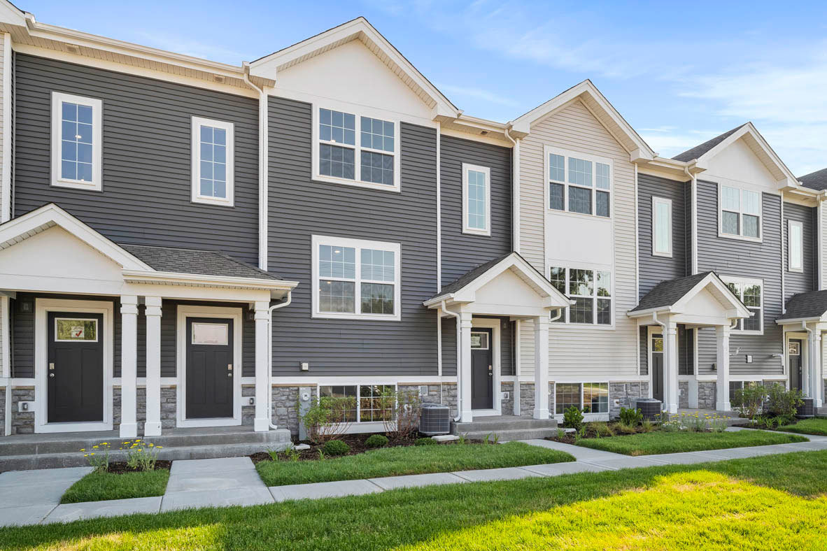 Photo 2 of 37 of 957 Briar Glen Court townhome