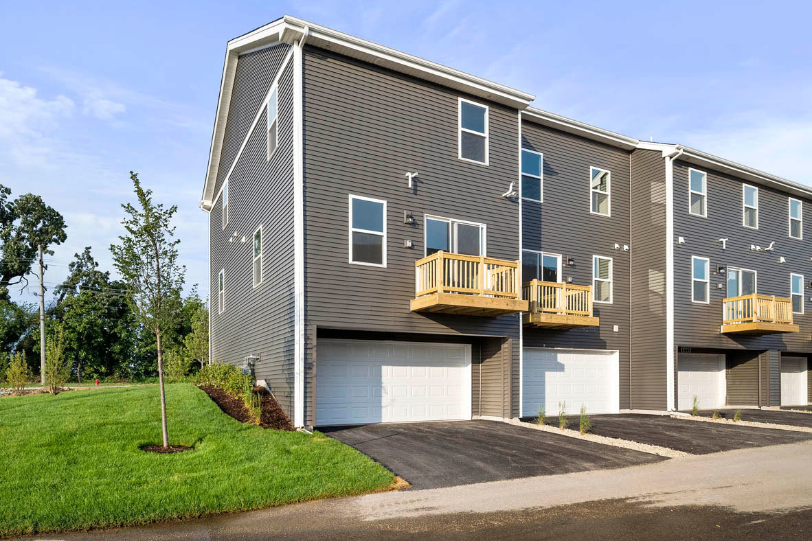 Photo 21 of 37 of 957 Briar Glen Court townhome