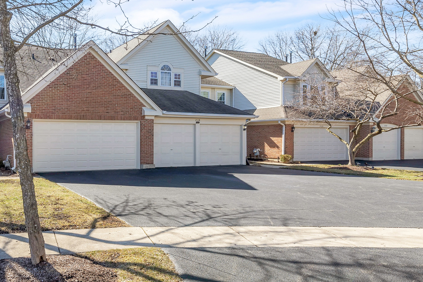 Photo 1 of 22 of 2118 Glasgow Court townhome